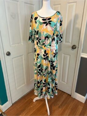 Nina Leonard Mint Yellow Black Leaf-Print Maxi Dress